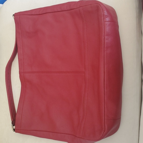 Larger Size Red Leather Coach Shoulder Bag - Picture 9 of 9